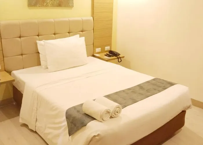 Mactan Hotel 2*